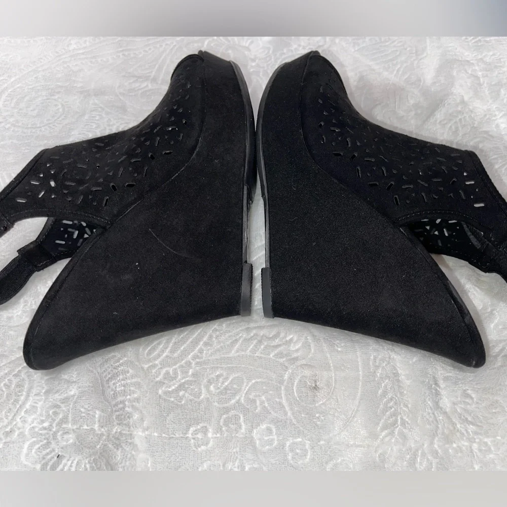 Chinese Laundry Z Midnight Dance Wedge Like New (Worn Once @ Sit-Down Event)
